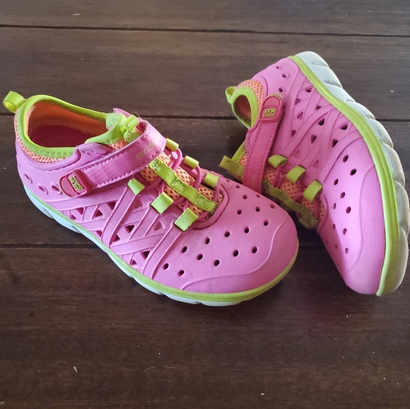 Stride Rite Water Shoes - Picture 12 of 14